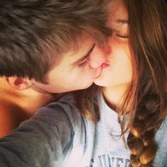 kissing