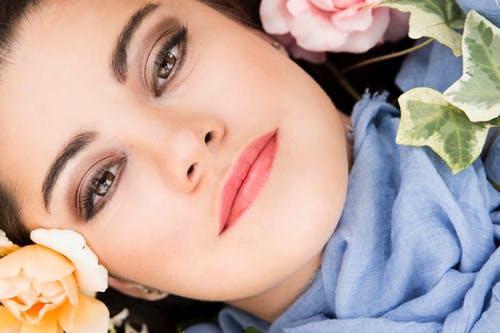 girl with flowers